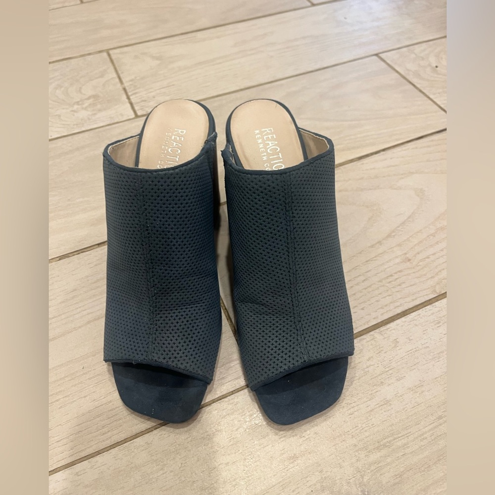 Kenneth Cole Reaction Blue Suede Block Heel Mules Size 5.5
